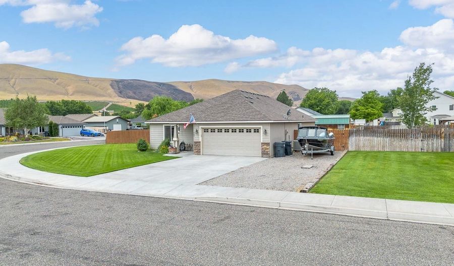 405 Capri Ct, Benton City, WA 99320 - 3 Beds, 2 Bath