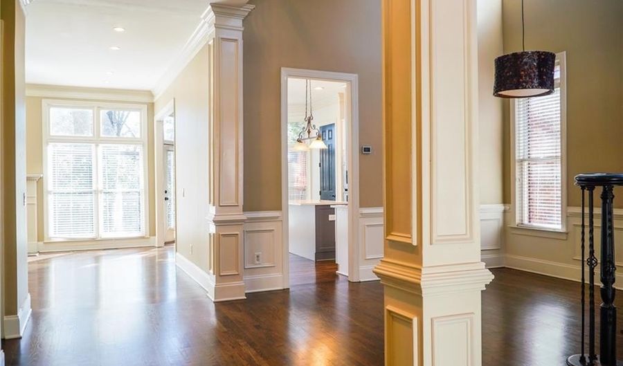 1127 Ashton Bluff Dr NE, Atlanta, GA 30319 - 4 Beds, 4 Bath