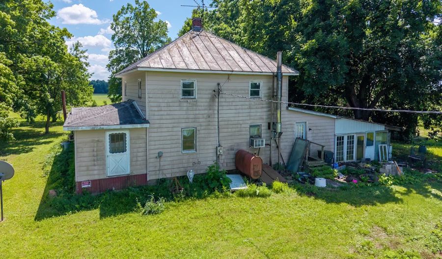 1635 S 750 W, Angola, IN 46703 - 4 Beds, 1 Bath