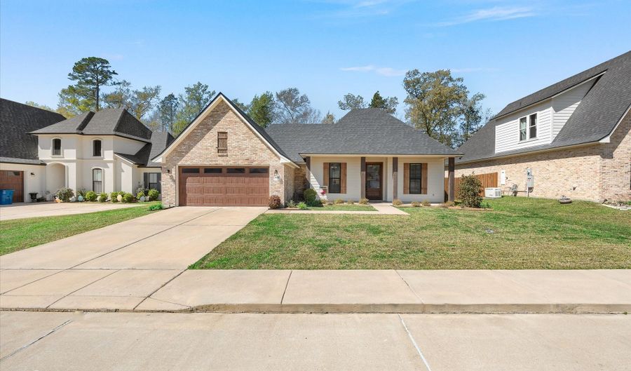568 Newburyport St, Blanchard, LA 71107 - 3 Beds, 2 Bath
