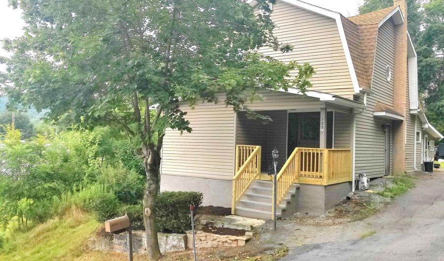 107 N 17th Ave, Altoona, PA 16601 - 2 Beds, 2 Bath