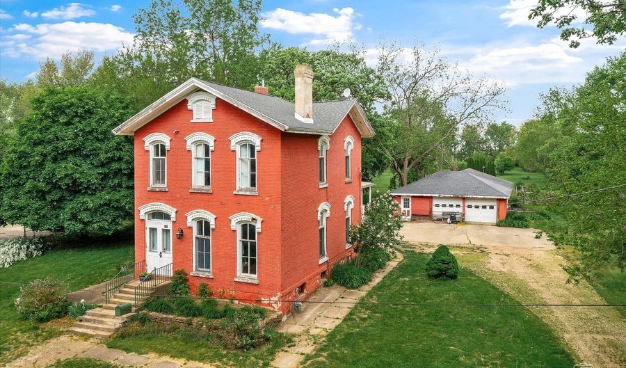 730 E Main St, Amboy, IL 61310 - 3 Beds, 2 Bath