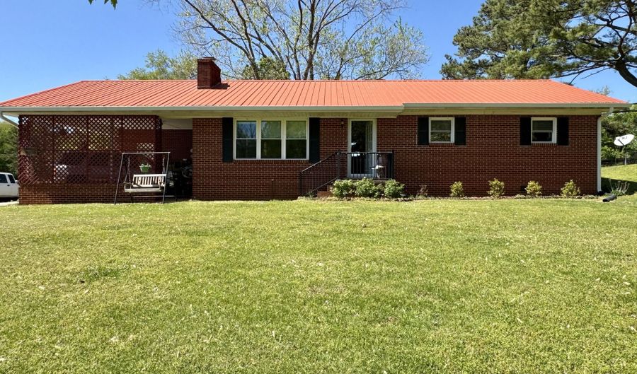 121 Magnolia Dr, Benton, TN 37307 - 3 Beds, 2 Bath