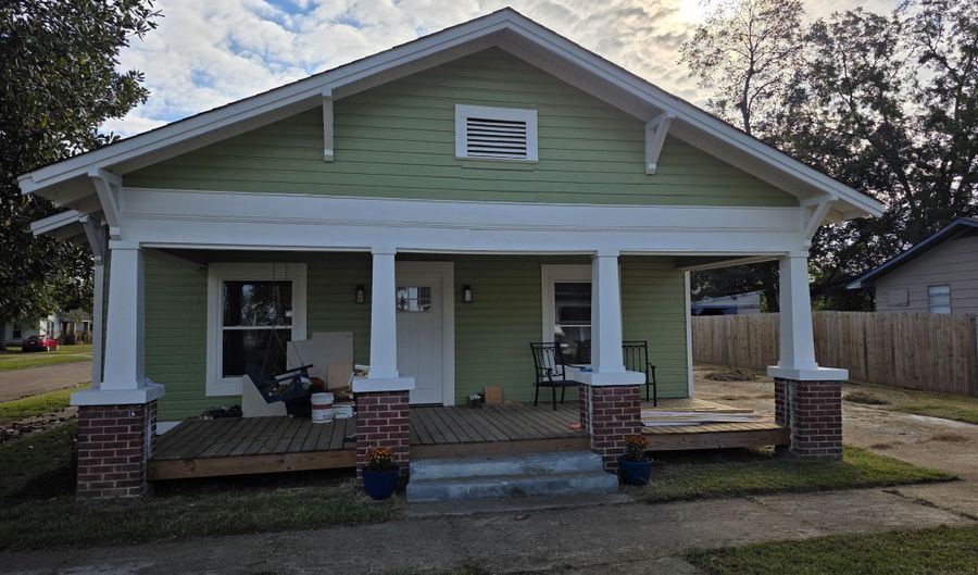 512 N 5th St, Amory, MS 38821 - 3 Beds, 2 Bath