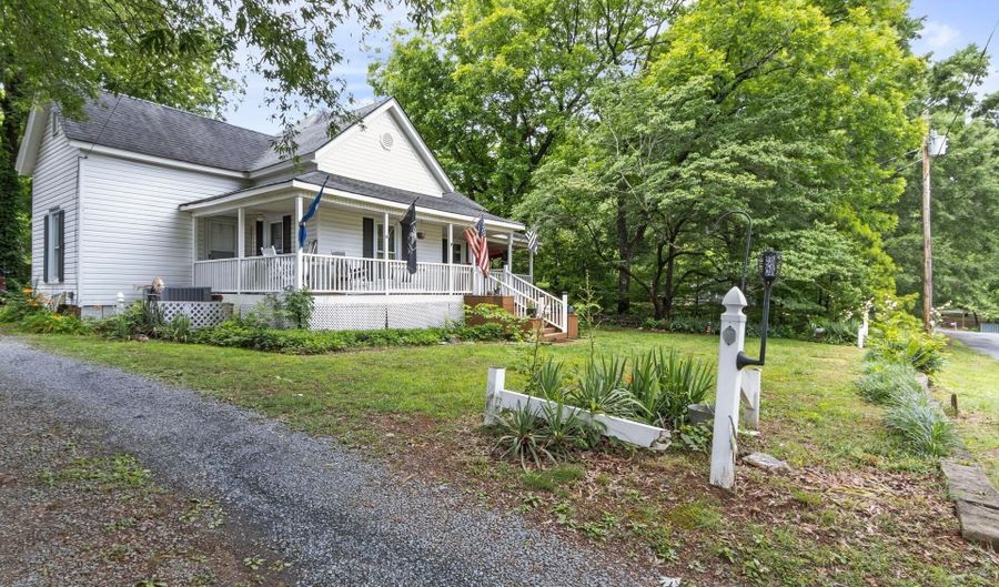 819 Corbin St, Albemarle, NC 28001 - 2 Beds, 1 Bath