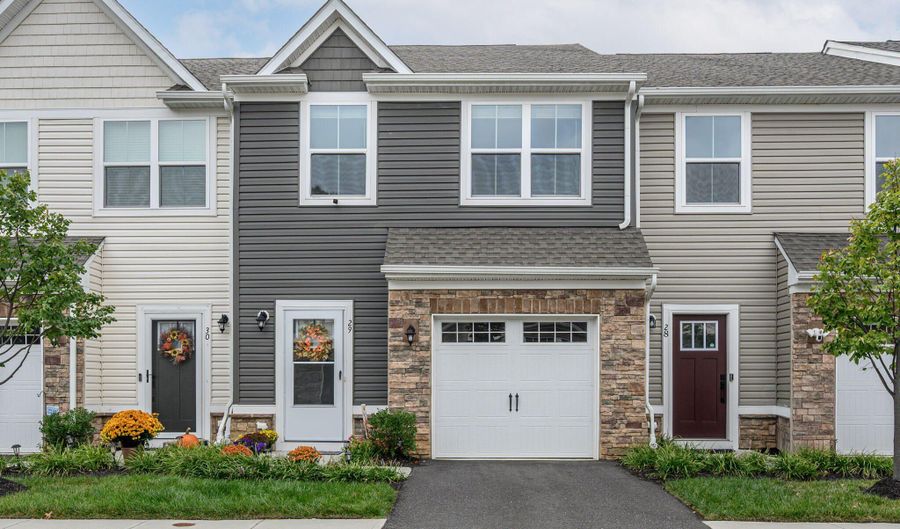 29 Athens Way, Aberdeen, NJ 07747 - 2 Beds, 2 Bath