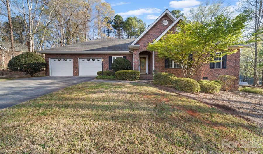 2910 Noritake Trl, Albemarle, NC 28001 - 3 Beds, 2 Bath