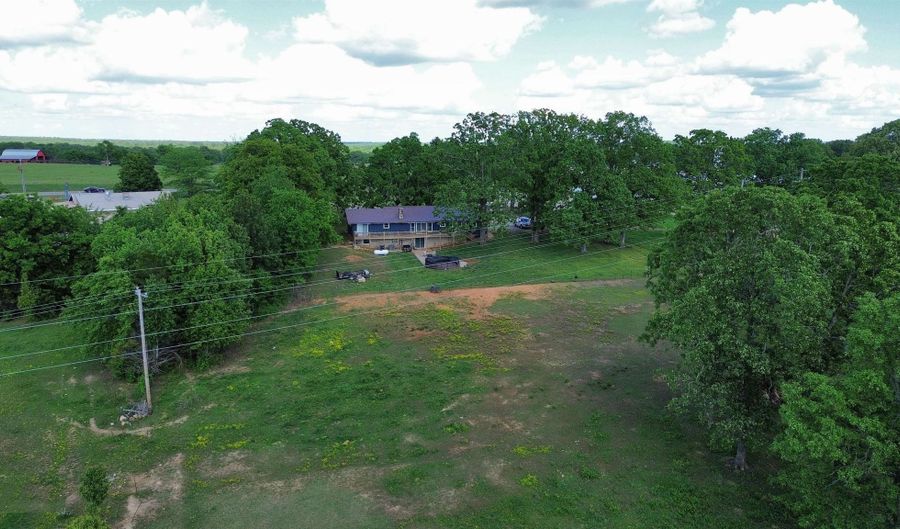 621 Hwy 62 W, Ash Flat, AR 72513 - 4 Beds, 3 Bath