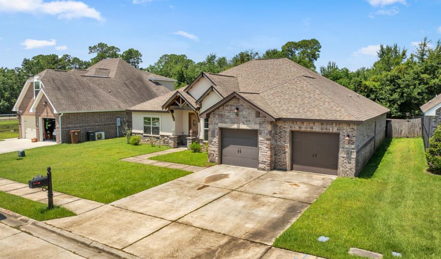 709 Champagne Dr, Biloxi, MS 39532 - 4 Beds, 2 Bath