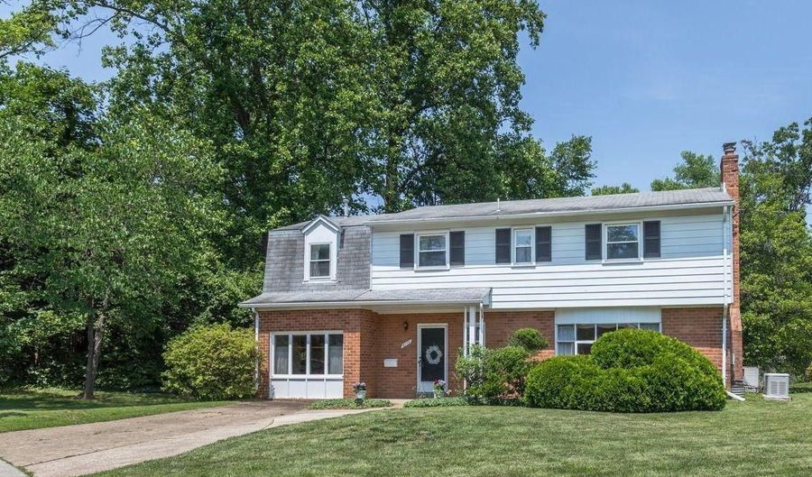 6115 LONE OAK Dr, Bethesda, MD 20817 - 5 Beds, 4 Bath