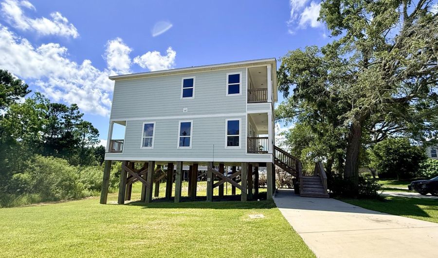 759 Bay Breeze Dr, Biloxi, MS 39532 - 3 Beds, 3 Bath