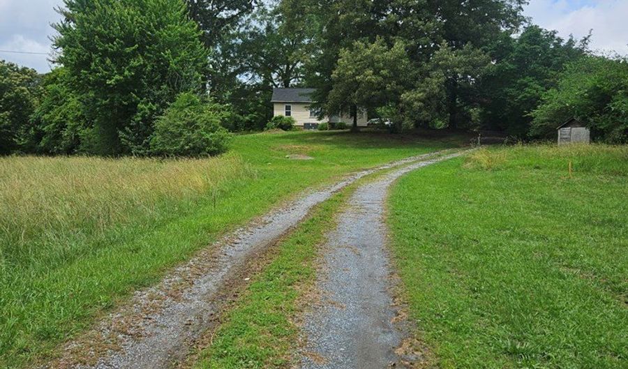 3165 SW McDaniel Station Rd, Adairsville, GA 30103 - 1 Beds, 1 Bath