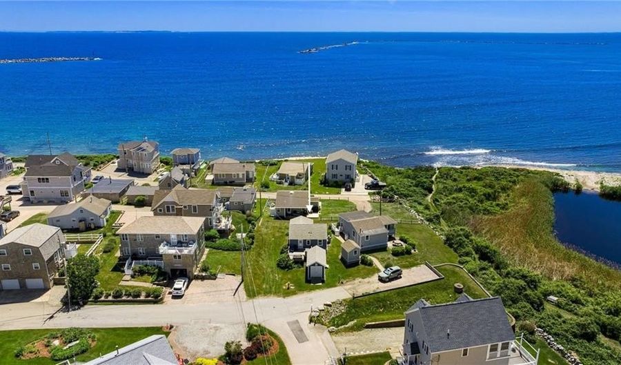 11 Woodruff St, Narragansett, RI 02882 - 1 Beds, 1 Bath