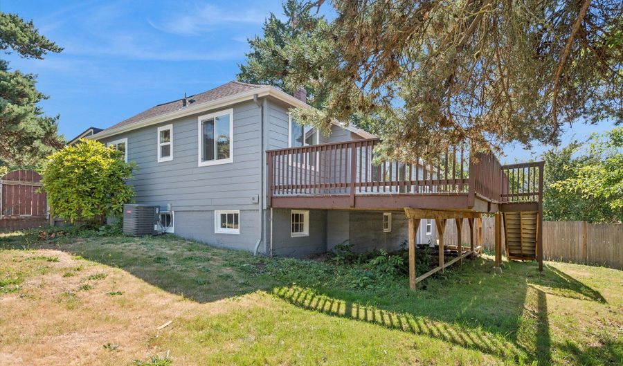 15109 SE OATFIELD Rd, Milwaukie, OR 97267 - 3 Beds, 1 Bath