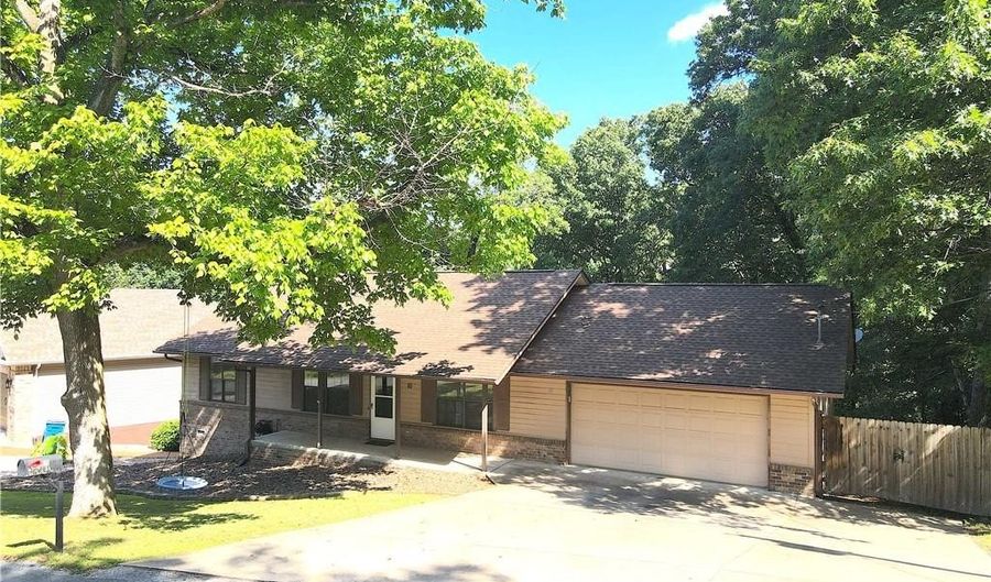 10 Tennyson Ln, Bella Vista, AR 72714 - 2 Beds, 2 Bath