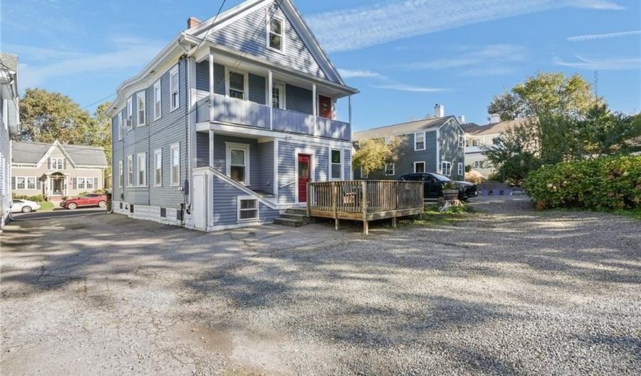 48 Constitution St 2, Bristol, RI 02809 - 2 Beds, 1 Bath