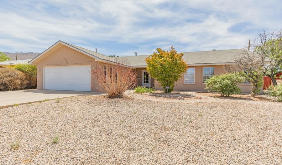 1302 Scenic Dr, Alamogordo, NM 88310 - 3 Beds, 2 Bath