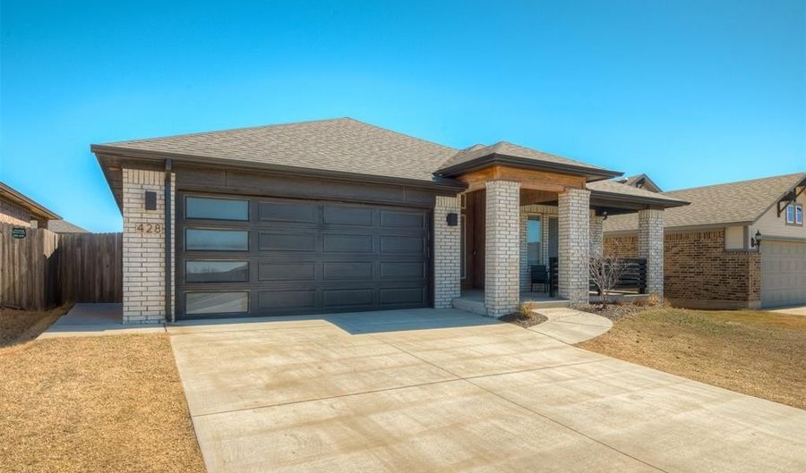 428 Vista Dr, Yukon, OK 73099 - 4 Beds, 2 Bath