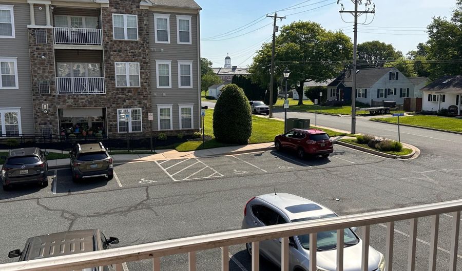 130 W BROADWAY 1E, Bel Air, MD 21014 - 2 Beds, 2 Bath