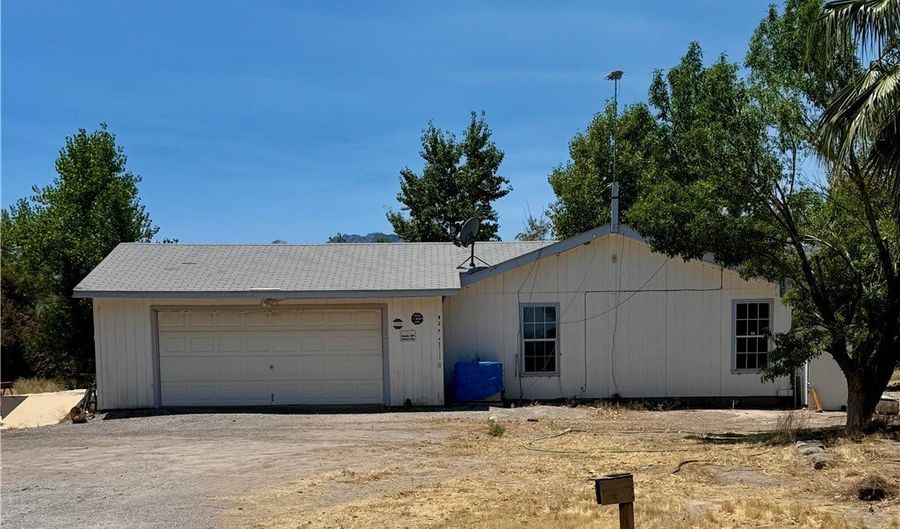 925 W Bettles Rd, Amargosa Valley, NV 89020 - 3 Beds, 2 Bath