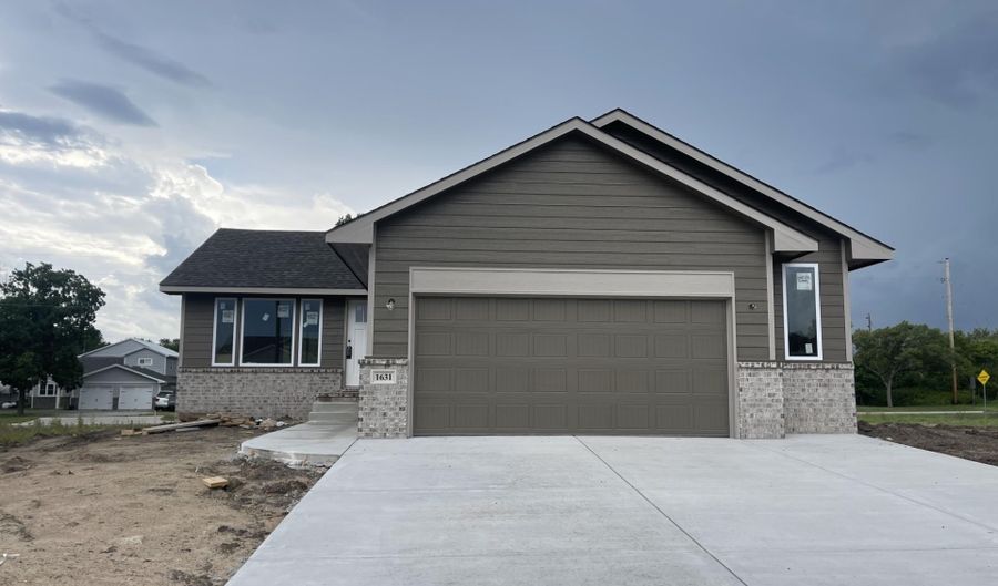 1631 N Magnolia Ct, Andover, KS 67002 - 2 Beds, 2 Bath