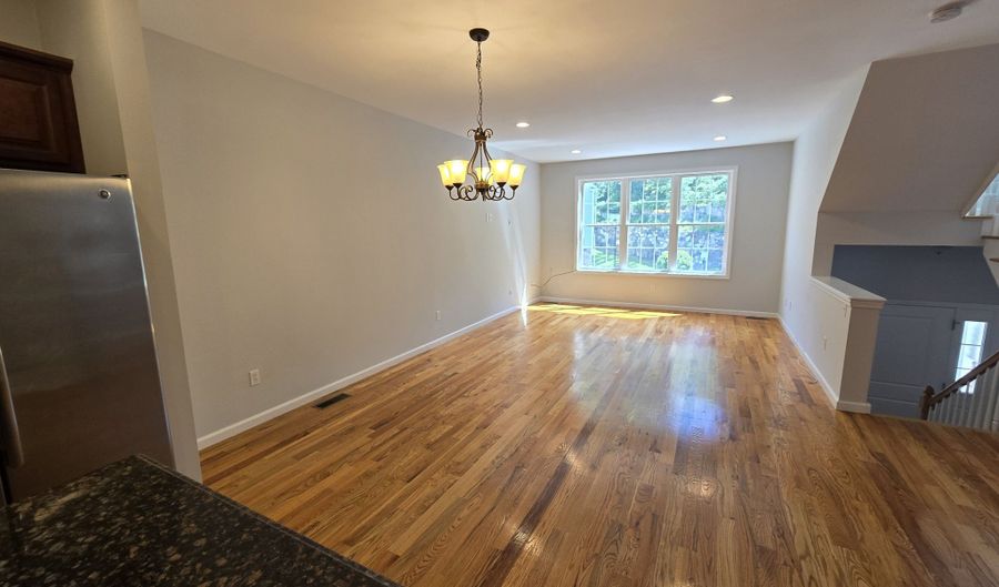 19 Oak Branch Dr 19, Brookfield, CT 06804 - 2 Beds, 3 Bath