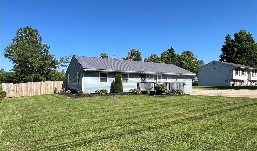 4686 Knickerbocker Cir, Ashtabula, OH 44004 - 3 Beds, 1 Bath