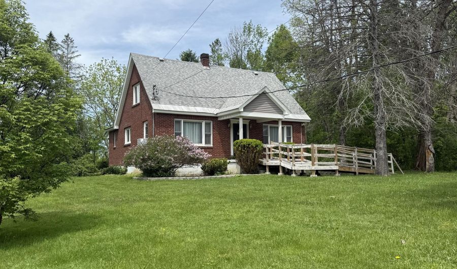 1388 Midline Rd, Amsterdam, NY 12010 - 3 Beds, 2 Bath