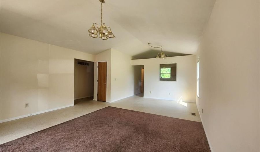 707 Silver St, Alton, IL 62002 - 3 Beds, 1 Bath