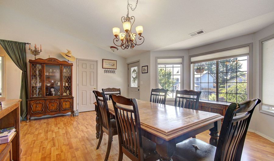15 NE 14TH Ct, Battle Ground, WA 98604 - 4 Beds, 2 Bath