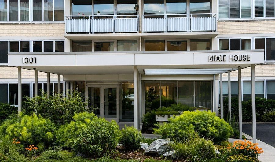 1301 S ARLINGTON RIDGE Rd S 508, Arlington, VA 22202 - 2 Beds, 1 Bath