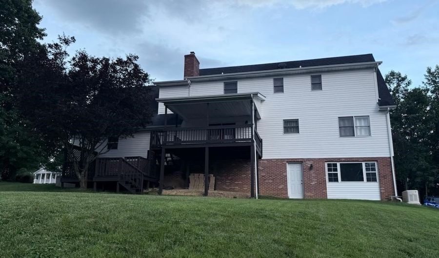 3 Country Oaks Dr, Barboursville, WV 25504 - 4 Beds, 3 Bath