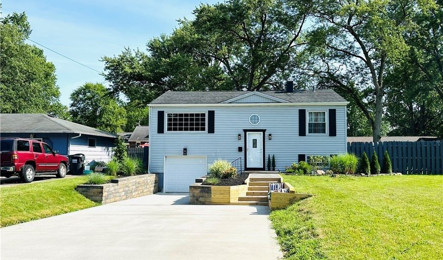 4235 Patricia Ave, Austintown, OH 44511 - 4 Beds, 2 Bath