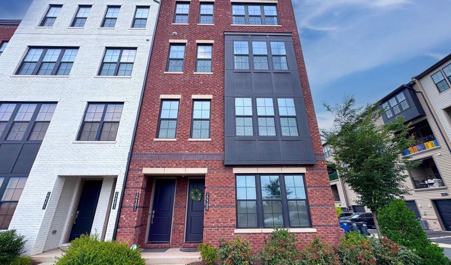 22391 CLAUDE MOORE Dr, Ashburn, VA 20148 - 3 Beds, 3 Bath