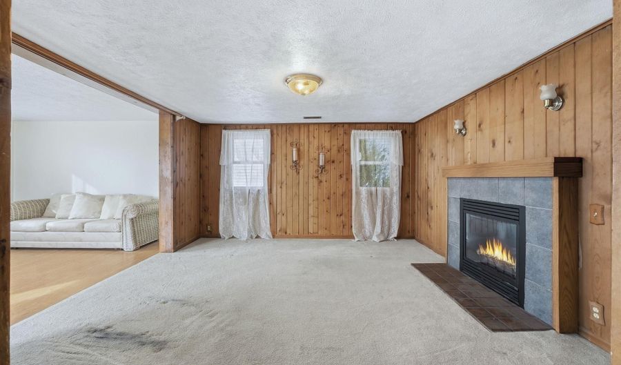 735 Lane 274 Crooked Lk, Angola, IN 46703 - 2 Beds, 1 Bath