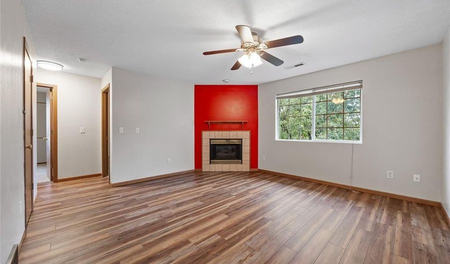 158 Elm Ridge Dr, North Liberty, IA 52317 - 2 Beds, 1 Bath