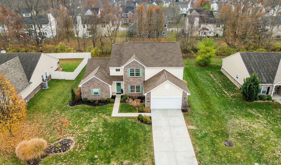 8607 Redditch Dr, Avon, IN 46123 - 5 Beds, 3 Bath