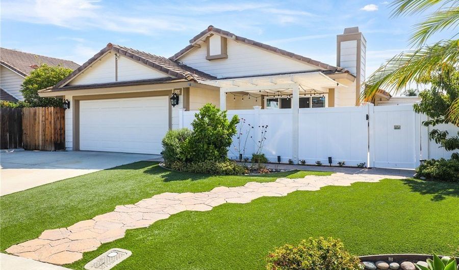 780 Gregory Ln, Oceanside, CA 92057 - 3 Beds, 2 Bath