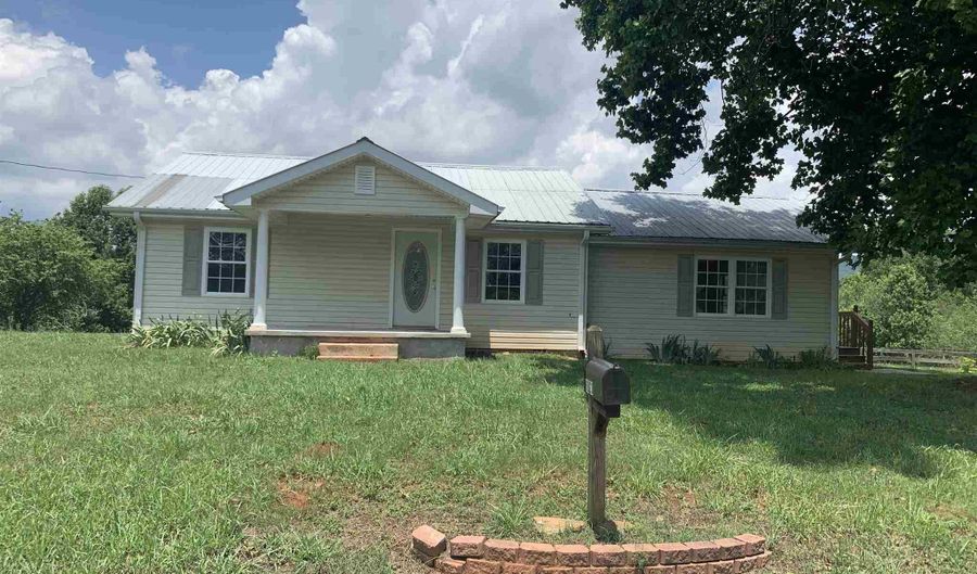 6823 Gilstrap Rd, Clermont, GA 30527 - 2 Beds, 1 Bath