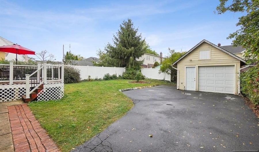 18 Carlisle St, Bergenfield, NJ 07621 - 3 Beds, 2 Bath