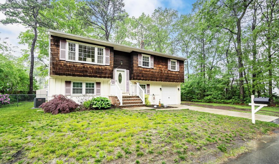 1112 Berkeley Ave, Beachwood, NJ 08722 - 5 Beds, 2 Bath