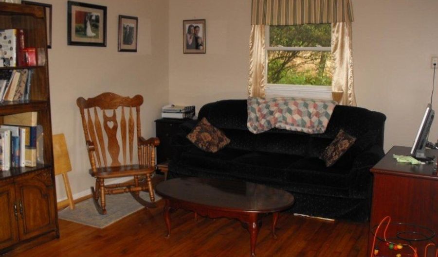 48 E Shore Dr, Alloway, NJ 07462 - 2 Beds, 1 Bath