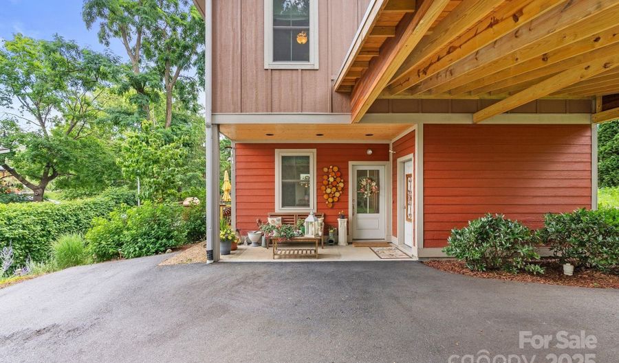 37 Bryant St, Asheville, NC 28806 - 3 Beds, 3 Bath