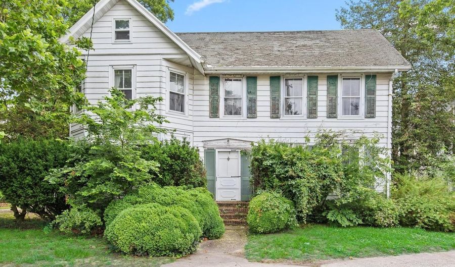 140 DELAWARE Ave, Laurel, DE 19956 - 4 Beds, 2 Bath