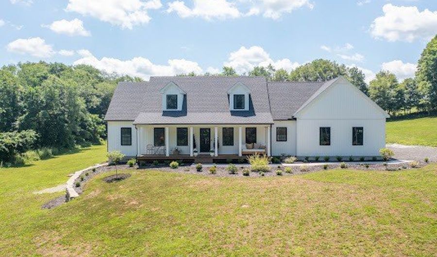 61 Beecher Rd, Brooklyn, CT 06234 - 3 Beds, 3 Bath