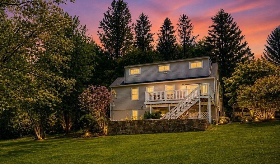 159 Clapboard Ridge Rd, Danbury, CT 06811 - 4 Beds, 1 Bath