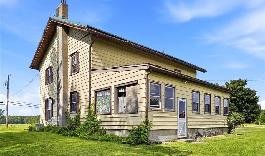14060 Maple St, Albion, NY 14411 - 4 Beds, 3 Bath