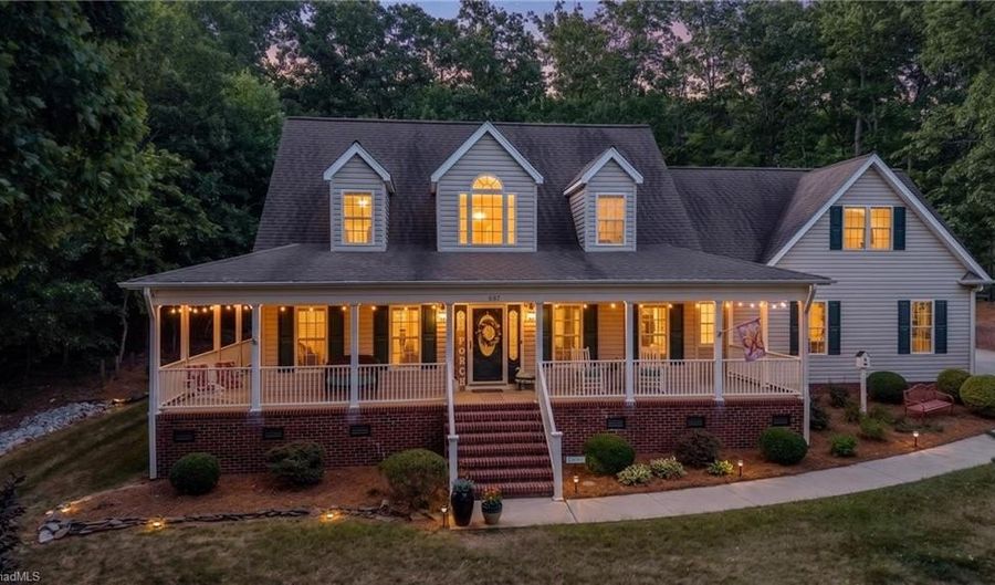 697 Graceland Dr, Asheboro, NC 27205 - 3 Beds, 3 Bath