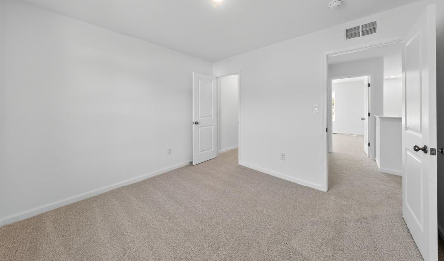 15004 BOATSWAIN Ave, Ellendale, DE 19941 - 5 Beds, 3 Bath