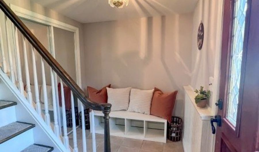 25 S Valley Rd, Bayonne, NJ 07035 - 3 Beds, 2 Bath